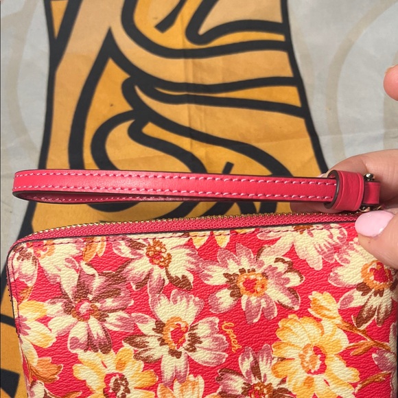 Coach Double Zip Wallet With Vintage Daisy Script Print - Picture 6 of 12